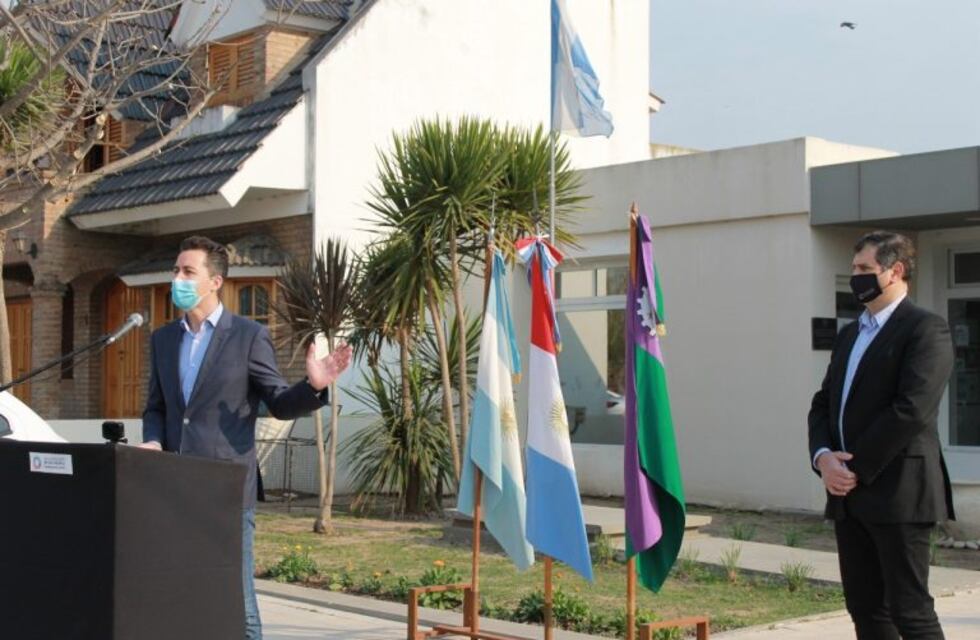 Balnearia: el Vicegobernador Manuel Calvo entregó un móvil de seguridad ciudadana