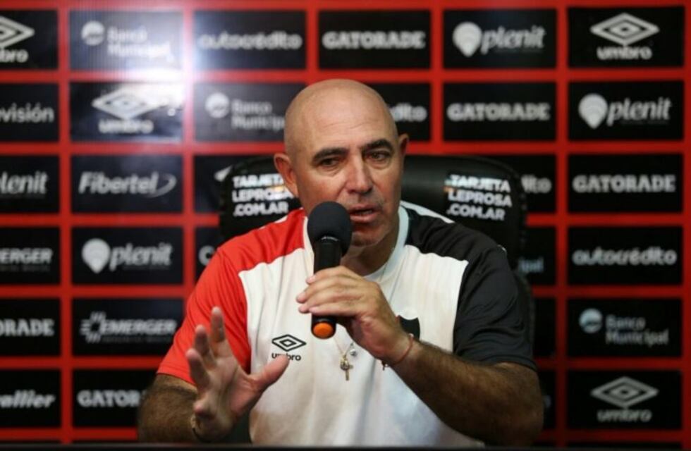 Llop dejó en claro que quiere seguir en Newell's: "Podemos revertir esto"