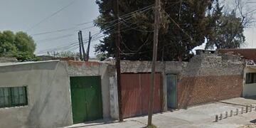 Esmeralda 3400: dos personas atacaron a balazos una casa de zona sur\u002E (Street View)