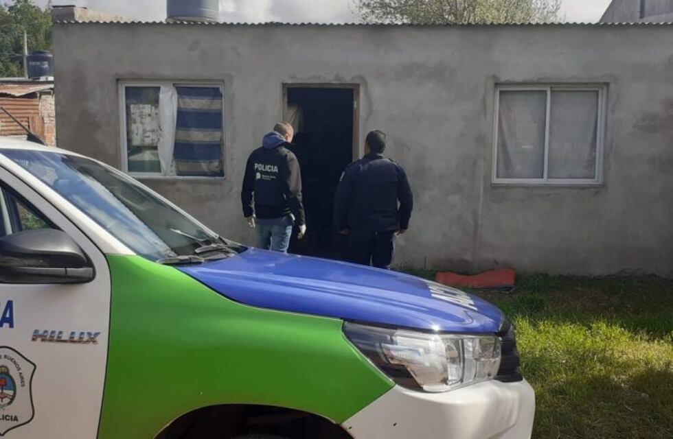 En un registro domiciliario la policía halló un celular robado