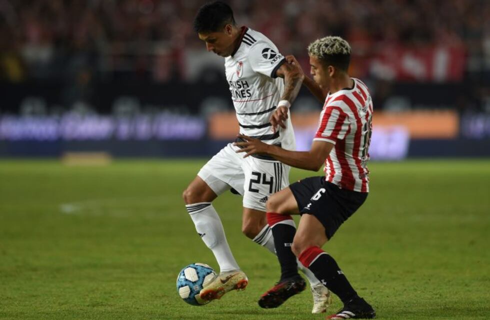 River venció 2-0 a Estudiantes y continúa como único líder de la Superliga