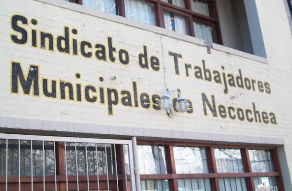 Municipales reclaman  por el retraso en el pago de horas extras