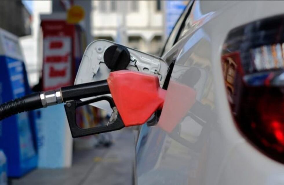 Las naftas y el gasoil ya registran un aumento del 5%