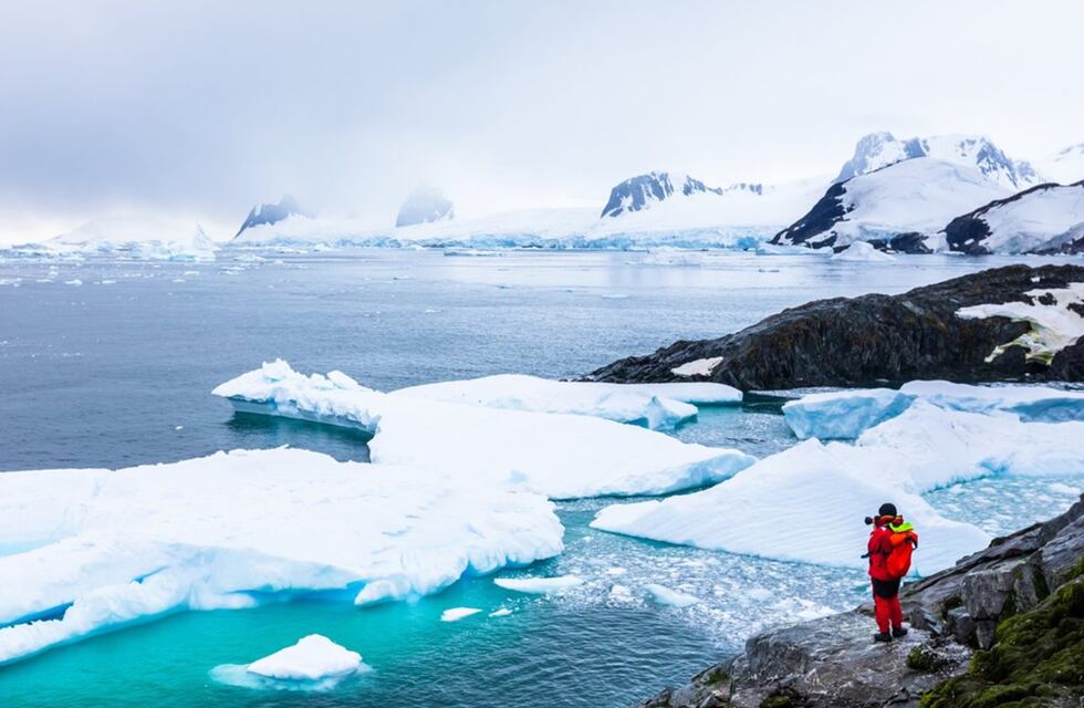El histórico descubrimiento en la Antártida que lleva más de 40 millones de años bajo el hielo