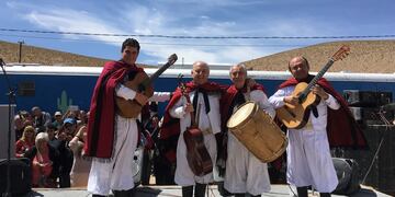 Polo Román junto a Salta Trío