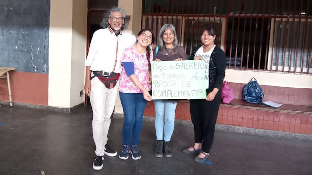 La secretaria general del CEDEMS, Mercedes Sosa (al centro), reclamó al Gobierno de Jujuy que se de apertura a mesa de "paritaria mensual".