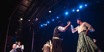 Los talleres municipales presentaron el espectáculo “Hacia la raíz”