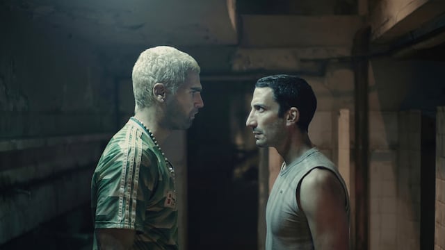 El Marginal - Temporada 4  (L to R) Nicolas Furtado as Diosito and Juan Minujin as Pastor in El Marginal - Temporada 4. Cr. Courtesy of Netflix © 2021