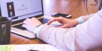 Por otro lado se recuerda el horario de la oficina de Mi Primer Comercio