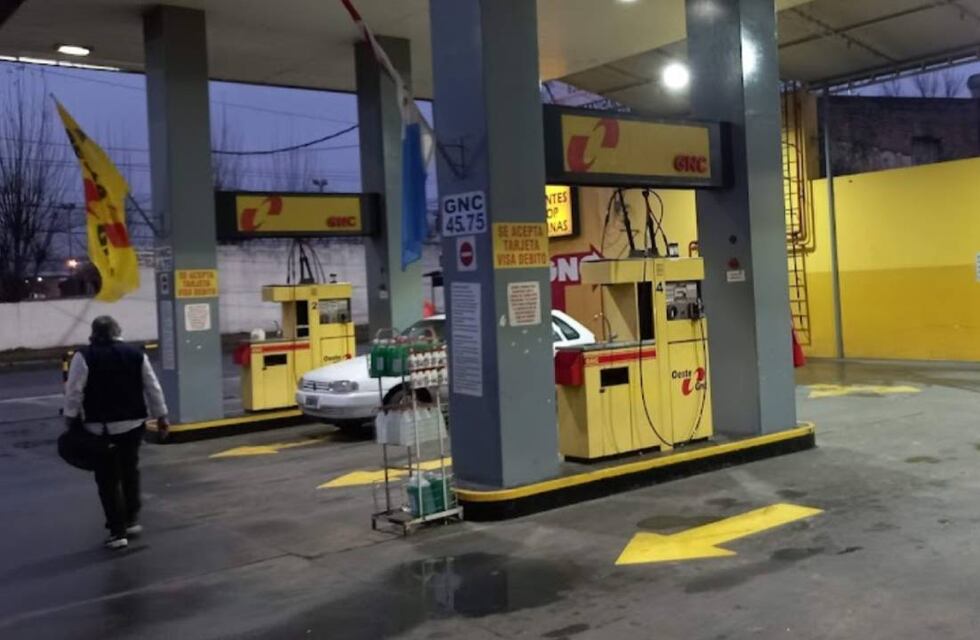 Balearon una segunda estación de servicio en Rosario en menos de 24 horas