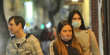 El uso de barbijo ya no es obligatorio, pero las autoridades llaman a "no bajar la guardia" ante el Covid (archivo La Voz).