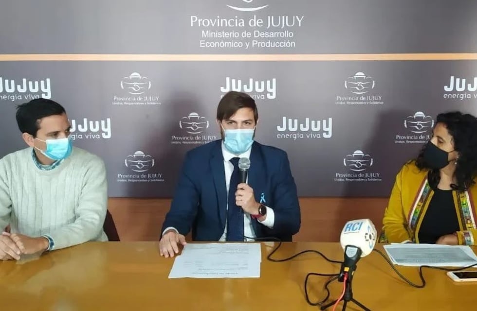 Medianos productores tabacaleros de Jujuy reciben asistencia económica
