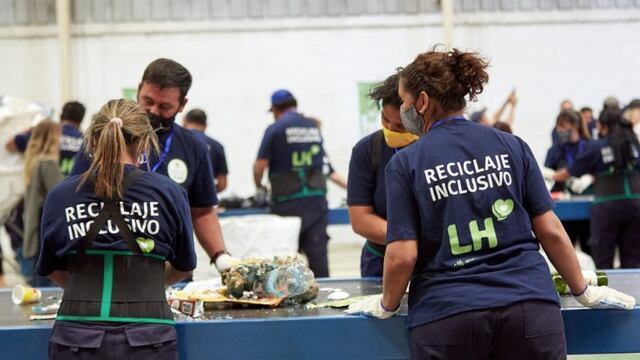 La Planta de acopio y clasificación de material reciclable denominada Centro Verde Las Heras, obtiene los materiales reciclables.