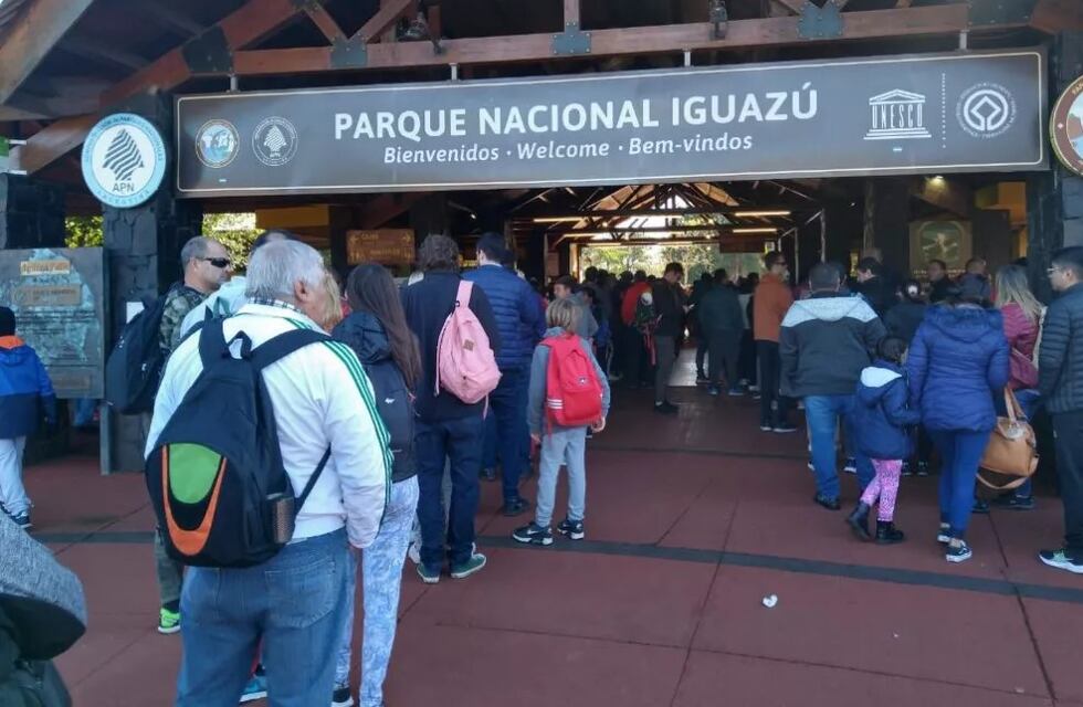 Trabajan en el lanzamiento de la temporada de invierno en Puerto Iguazú