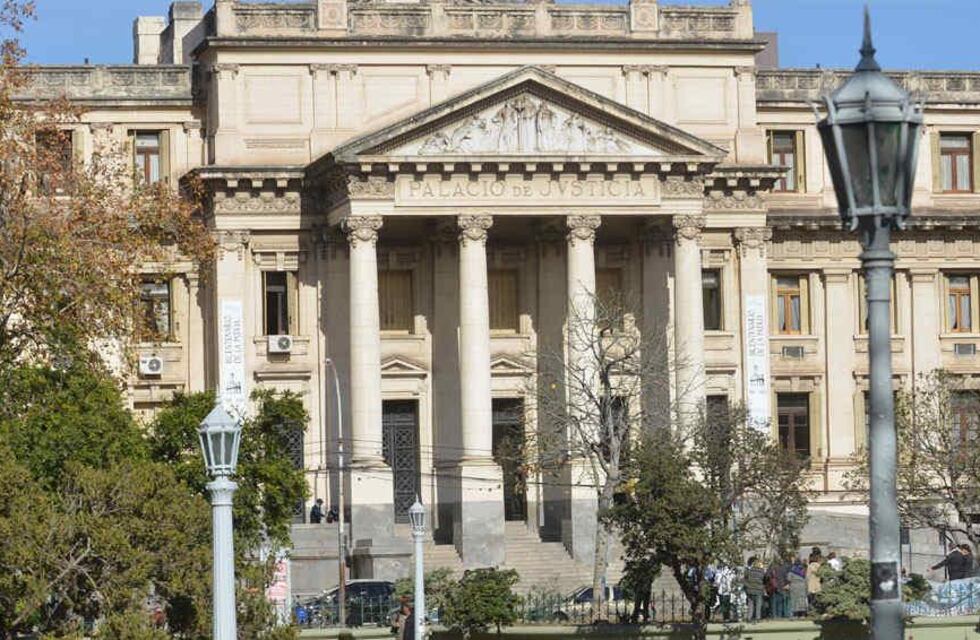 Tribunales: licenciarán sin goce de sueldo a quienes no se vacunen ni presenten PCR negativo