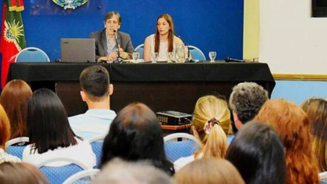 Cursos de capacitación para trabajadores municipales de Concordia.