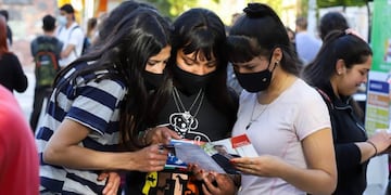 Unos 1.500 jóvenes pasaron por la plaza San Martín.