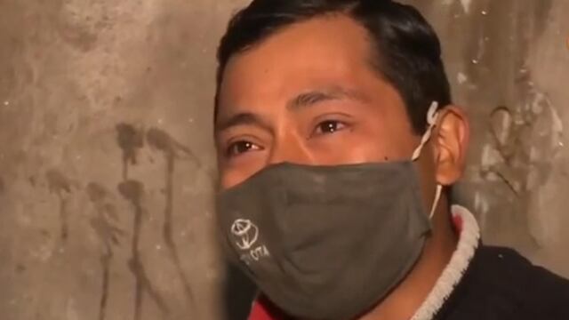 Alejandro teme que le quiten a sus hijos.