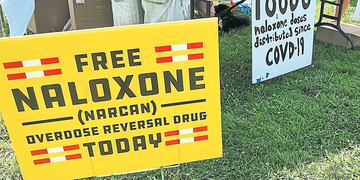 Nueva York repartirá la droga naxolona de manera gratuita en boliches y bares nocturnos, que ayuda a combatir la adicción por opiáceos. Foto: AP.