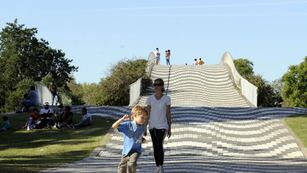 Después del mediodía se viene una tarde despojada de nubes.