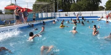 Siguen las actividades en las piletas municipales