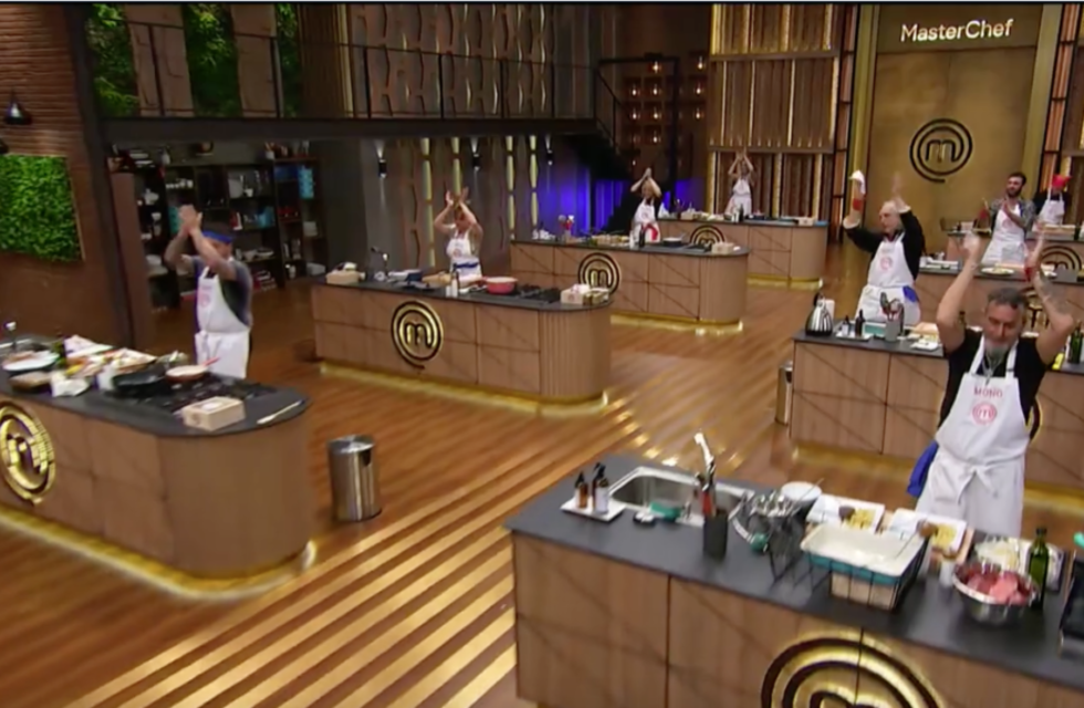 Se viralizó una foto de “Masterchef Celebrity”: aseguran que se ve a un finalista recibiendo ayuda de la producción