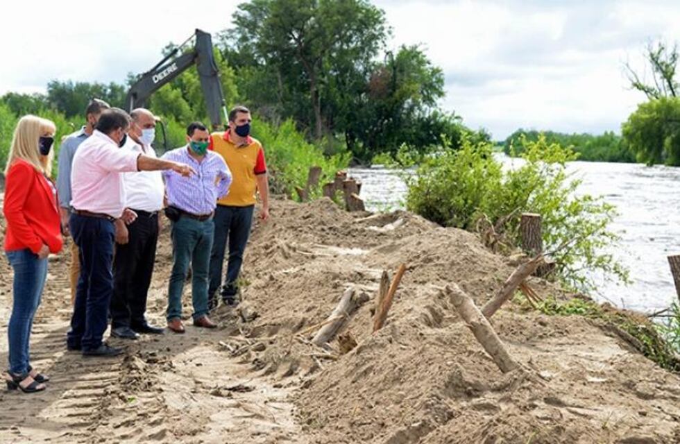 Refuerzan la defensa del río Gastona para evitar desbordes
