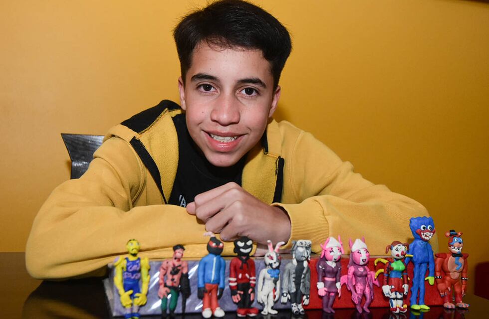 Nacho encontró en la plastilina la mejor manera de superarse