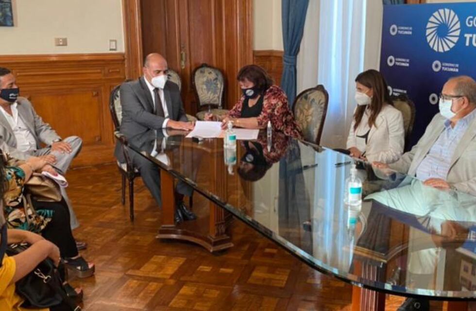 Acuerdo salarial: UPCN fue el primero en firmar por un incremento del 30% en dos partes