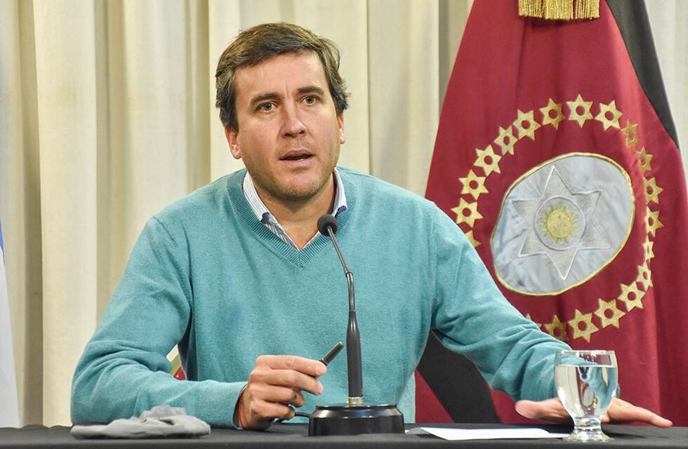 Matías Posadas: “Es difícil proyectar a largo o mediano plazo pero la vuelta a clases ya está aprobada”
