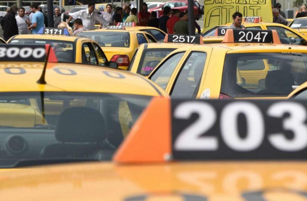 Polémica por el pago del bono a taxitas: qué dijeron desde la Municipalidad de Córdoba