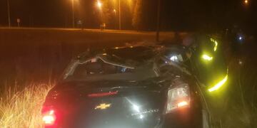 El conductor volcó y se negó al control de alcoholemia