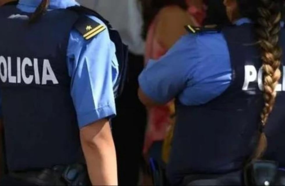 Gracias a las maniobras de RCP, una policía chubutense le salvó la vida a una mujer tras un infarto