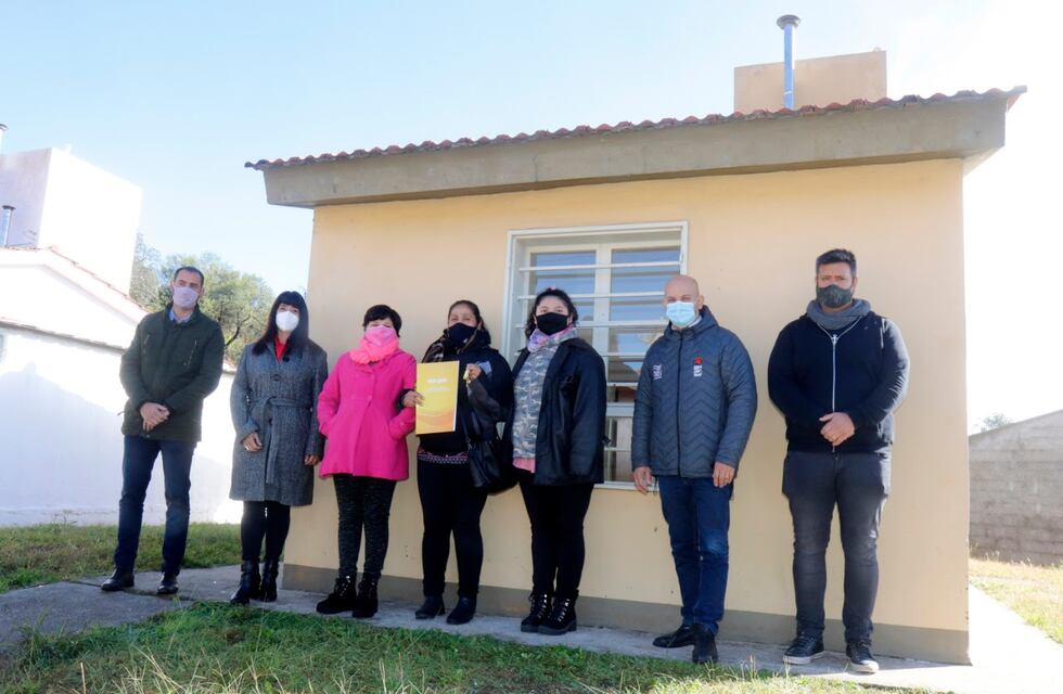 Una madre y sus dos hijas ya disfrutan de su casa propia en Carlos Paz
