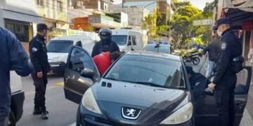 Una mujer se descompensó dentro de su vehículo.
