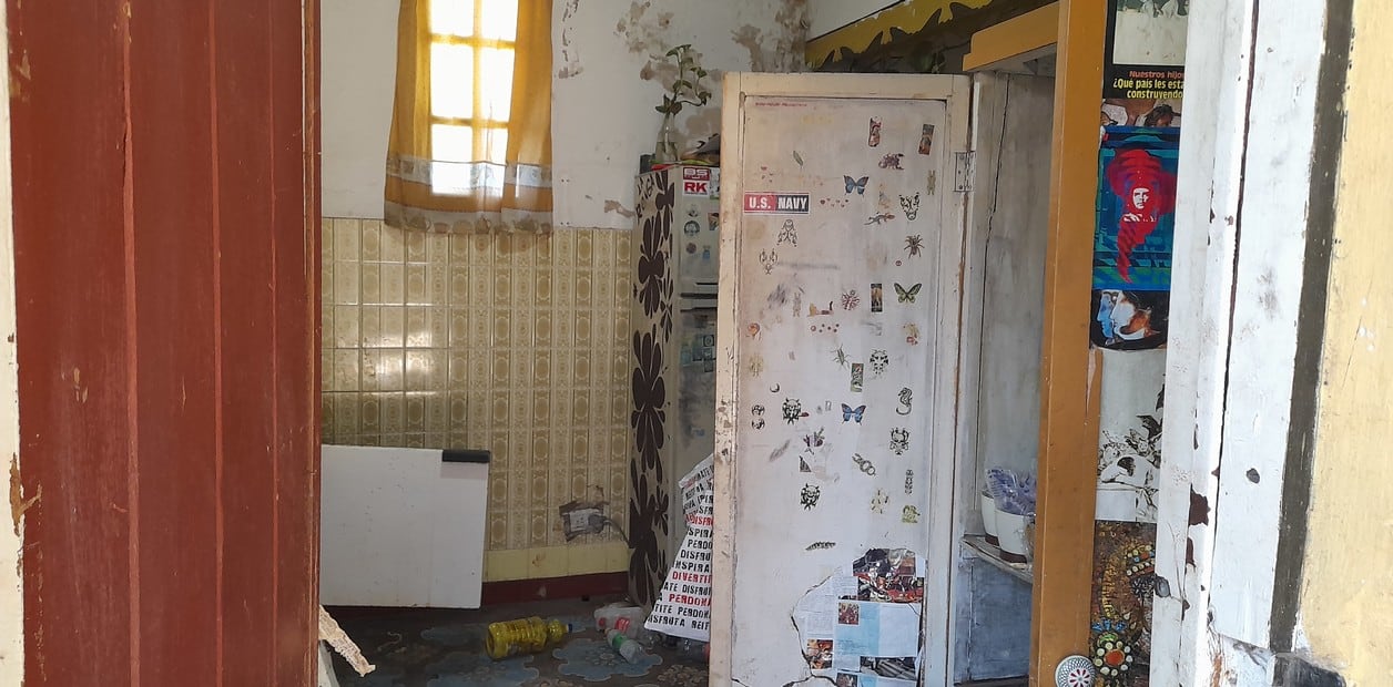 Por dentro, así es la casa donde asesinaron a las tres jóvenes en Florencio Varela.