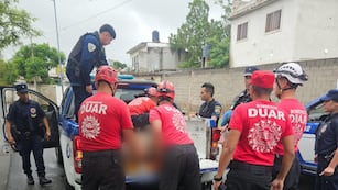 Tras haber caído a la Cañada, el hombre fue rescatado por el grupo Duar. Fue llevado conm urgencia al hospital y falleció (Policía).