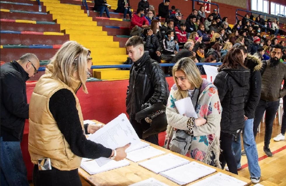 Las Heras Emprende II: ciento de emprendedores se hicieron presentes para inscribirse