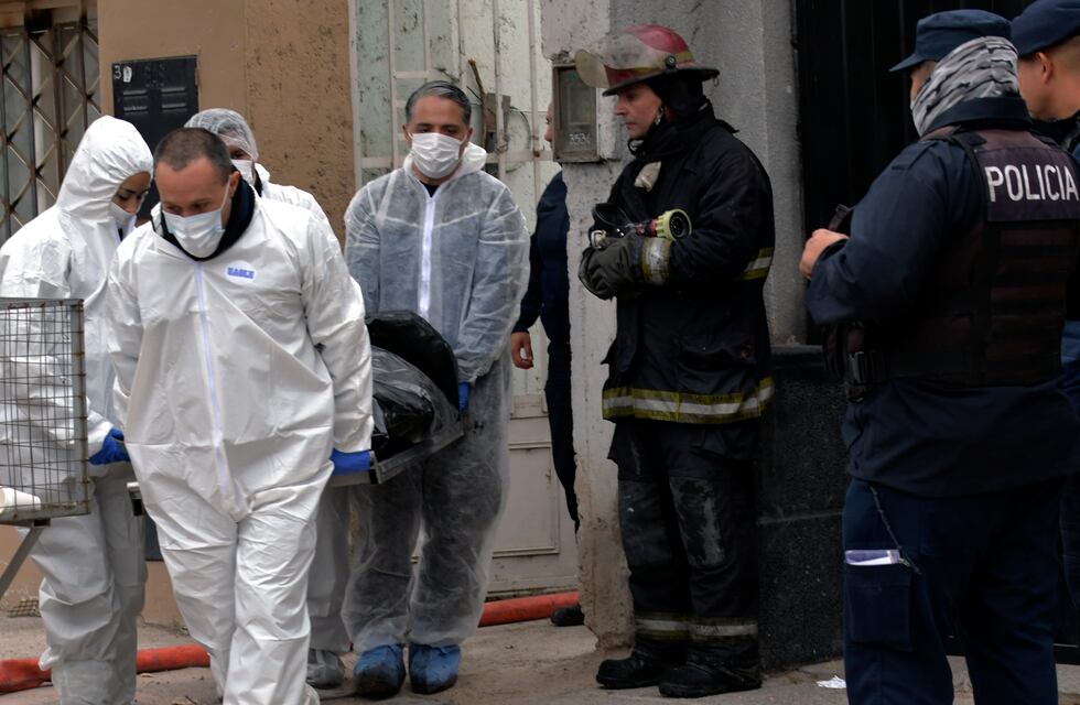 Morboso homicidio en Las Heras: la novia y su hermano lo acuchillaron y le incendiaron la casa con él adentro
