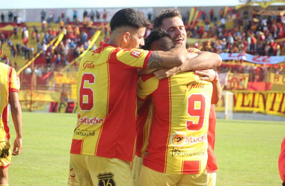 Torneo Federal A: For Ever cayó de visitante y Sarmiento lo dio vuelta de local