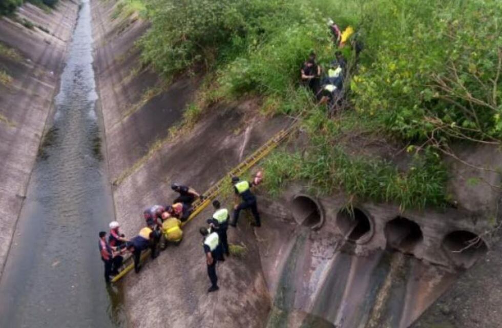 Inseguridad: forcejeó con un ladrón en un asalto y cayó al Canal Norte