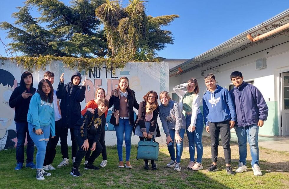 Actividades de la Dirección de Políticas para la Juventud de Tres Arroyos con alumnos de la Escuela Nº 2
