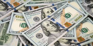 Cuántos dólares se pueden comprar en el banco en e mes de abril.