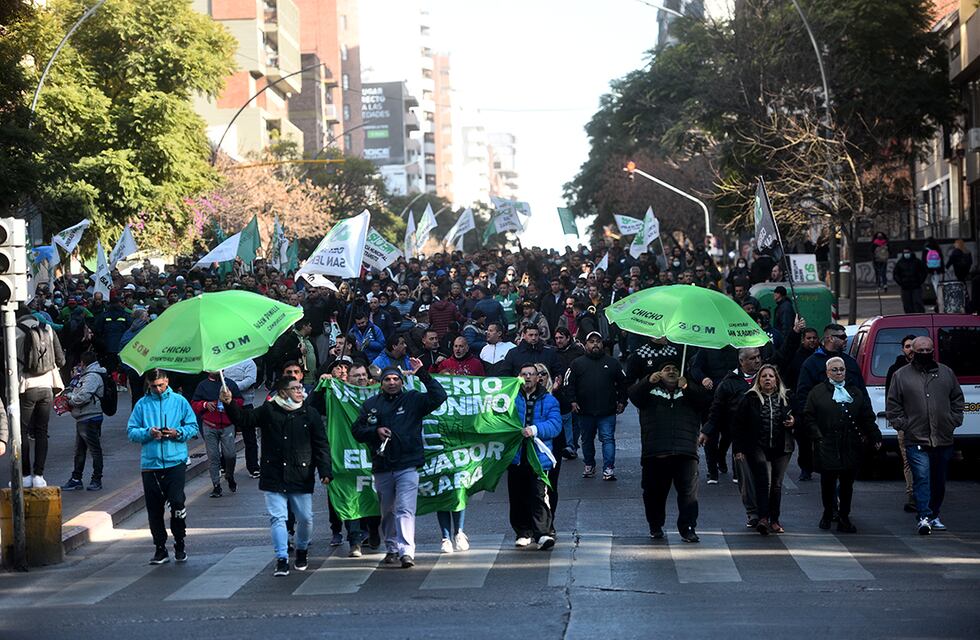 Suoem, Barrios de Pie, Polo Obrero y Luz y Fuerza: un combo de marchas imposibilitan el tránsito en Córdoba