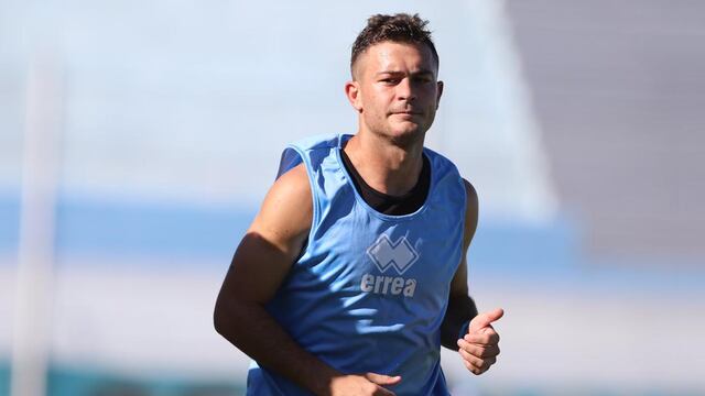 En gran nivel, el volante Santiago Longo extendió su vínculo con Belgrano (prensa Belgrano).