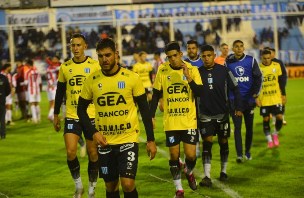 Perdió Racing y el Juanca Olave fue categórico: “Para jugar al fútbol hay que tener personalidad, no es para...”