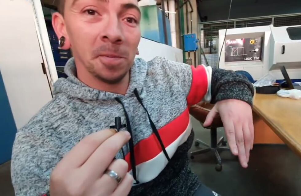 Alumnos de una escuela técnica elaboraron un prototipo para ayudar a Daniel