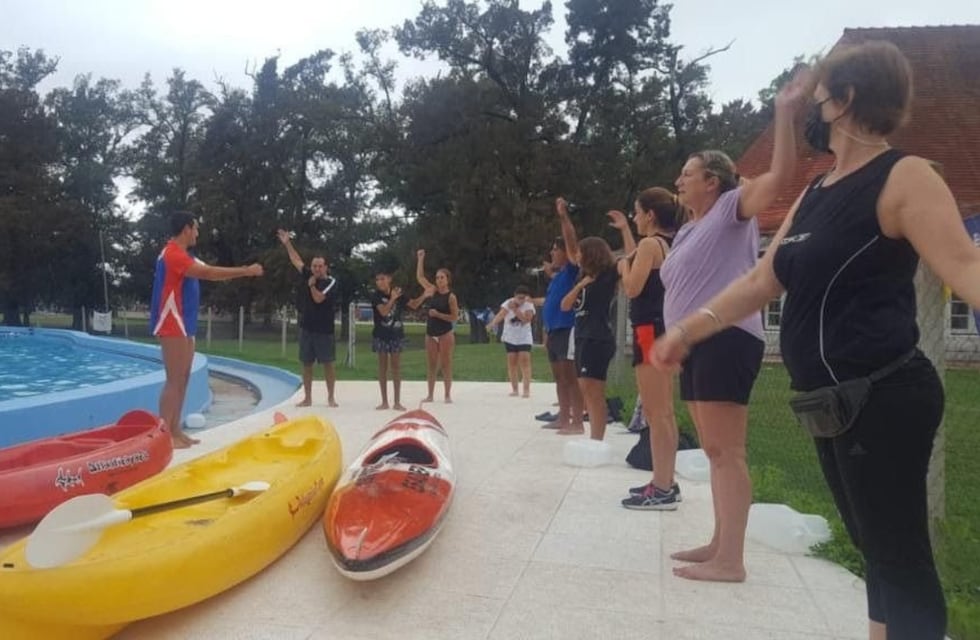 La Plata tiene su primera escuela Municipal de Kayak para todas las edades