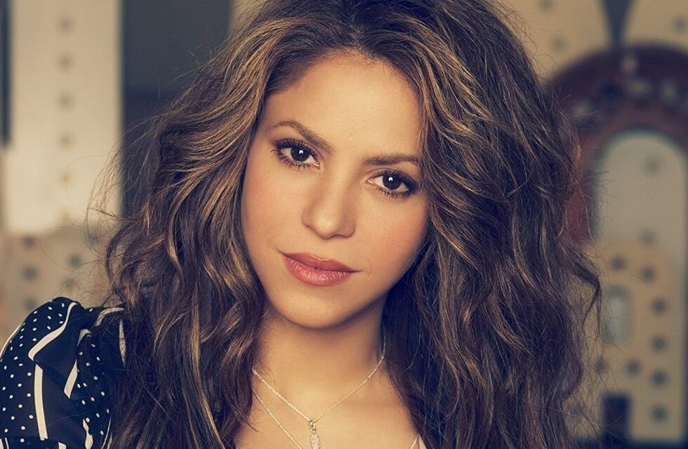 Shakira se llevó todas las miradas con su look de blazer y top negro
