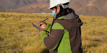 La minería constituye una fuente de trabajo registrado, con un salario 2,8 veces superior al del sector privado.